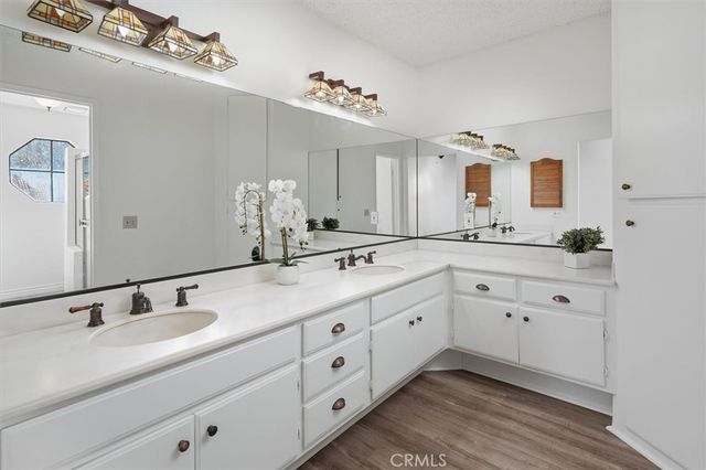 26389 Rainbow Glen Drive, Newhall, CA 91321