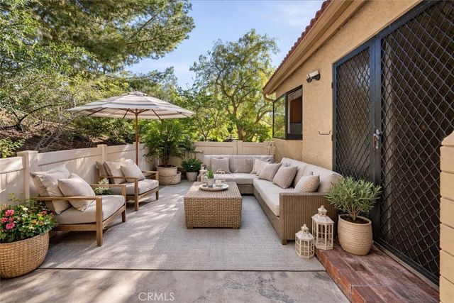 26389 Rainbow Glen Drive, Newhall, CA 91321