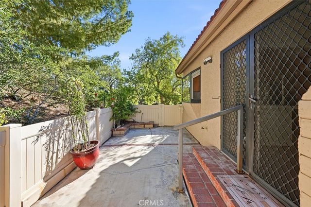 26389 Rainbow Glen Drive, Newhall, CA 91321