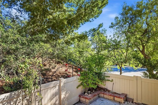 26389 Rainbow Glen Drive, Newhall, CA 91321