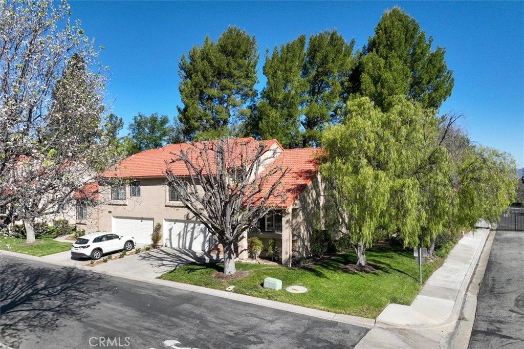 26389 Rainbow Glen Drive, Newhall, CA 91321