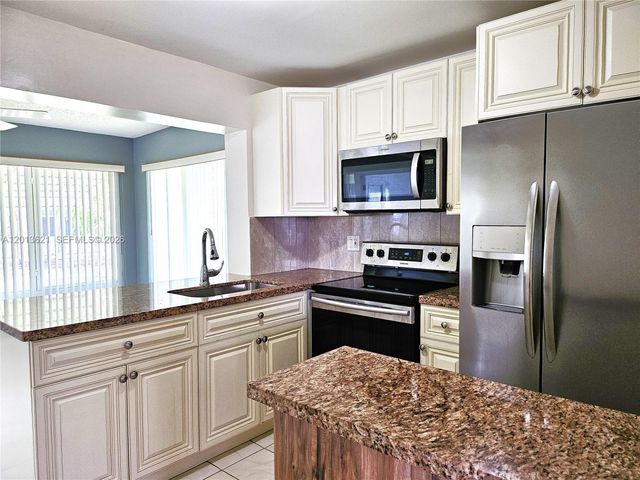 1040 NW 73rd Ter, Margate, FL 33063