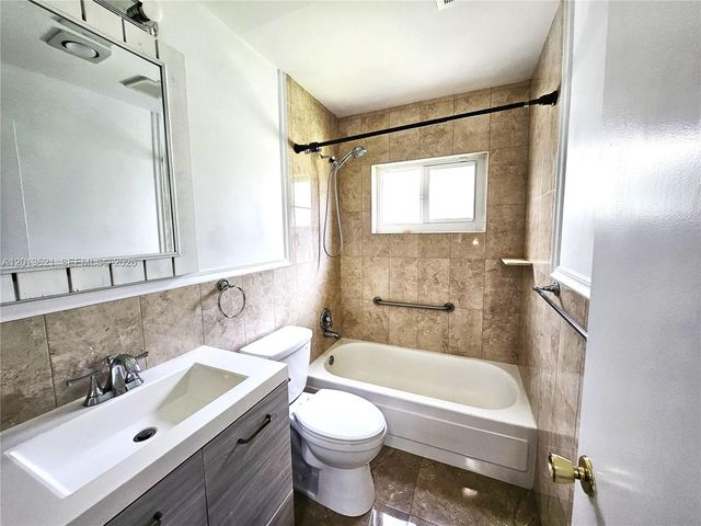 1040 NW 73rd Ter, Margate, FL 33063