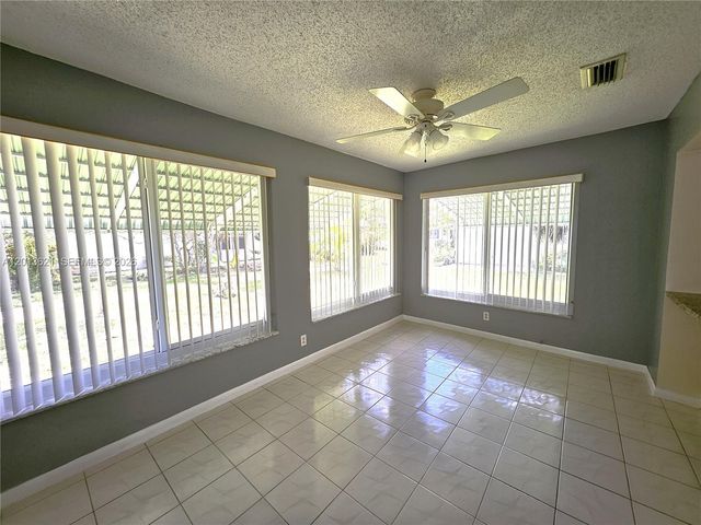 1040 NW 73rd Ter, Margate, FL 33063