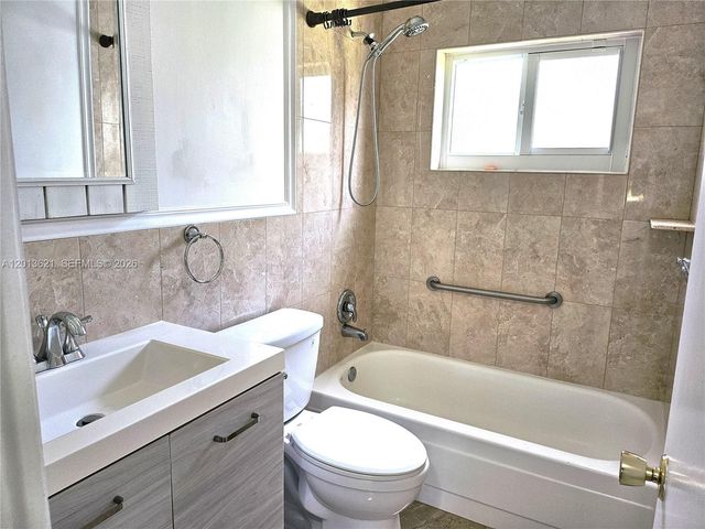 1040 NW 73rd Ter, Margate, FL 33063