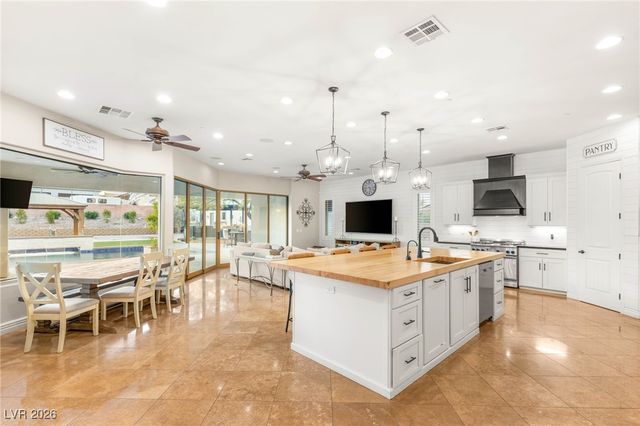 1035 Aviator Court, Henderson, NV 89002