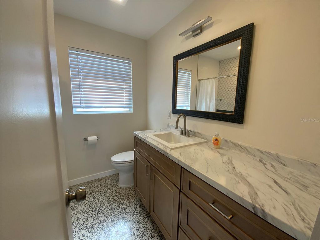 Image 12 of property listing at 3145 BELLEVUE STREET, Sarasota, FL 34237
