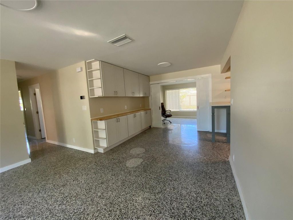 Image 4 of property listing at 3145 BELLEVUE STREET, Sarasota, FL 34237