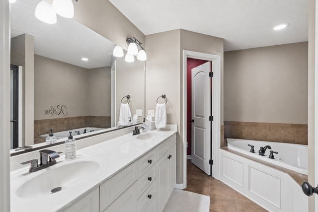4208 SW Camden Ridge Drive, Ankeny, IA 50023