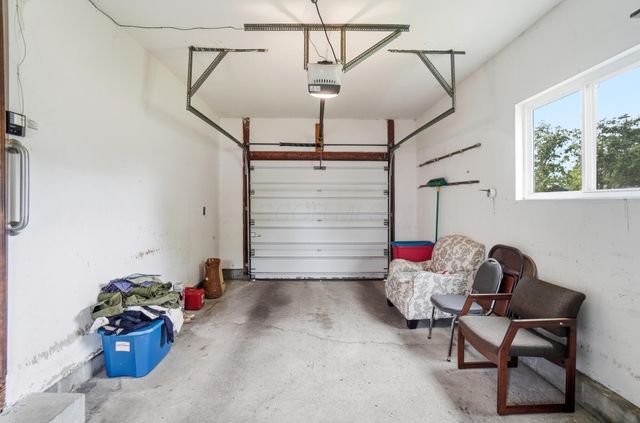 1750 Flinthill Drive, Columbus, OH 43223