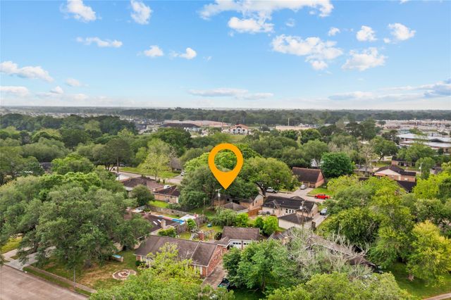 707 Briargrove Drive, Alvin, TX 77511