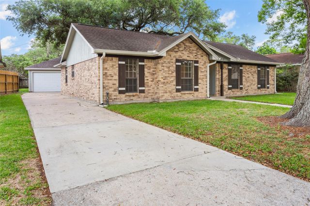 707 Briargrove Drive, Alvin, TX 77511