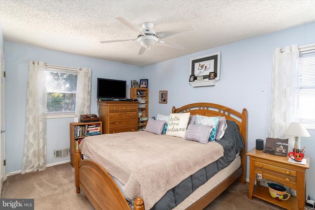 2203 KUSER RD, Hamilton, NJ 08690