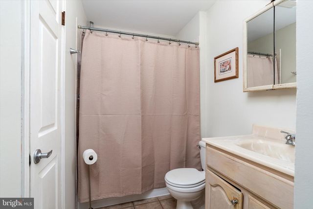 2203 KUSER RD, Hamilton, NJ 08690