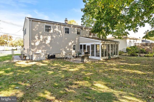 2203 KUSER RD, Hamilton, NJ 08690