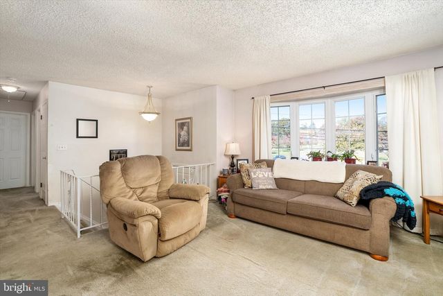 2203 KUSER RD, Hamilton, NJ 08690