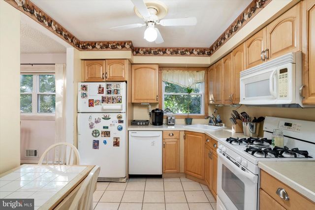 2203 KUSER RD, Hamilton, NJ 08690