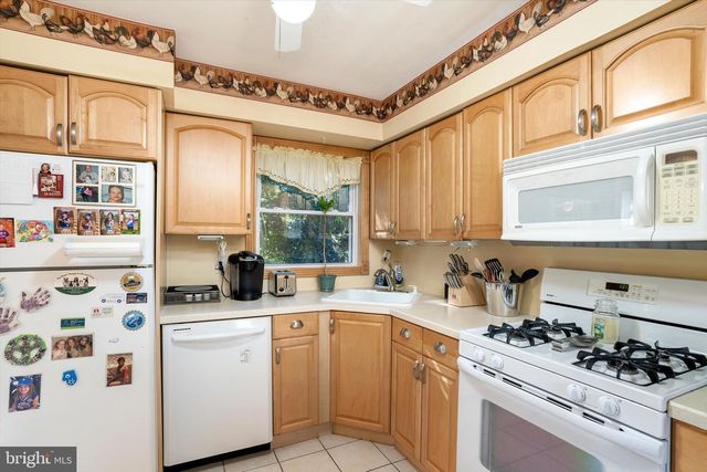 2203 KUSER RD, Hamilton, NJ 08690