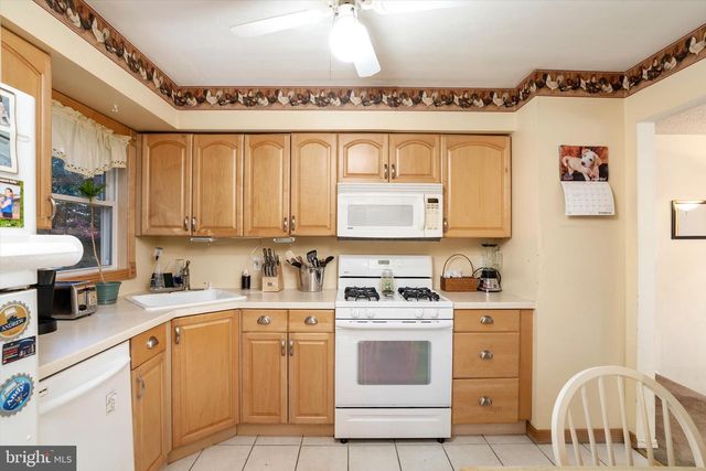 2203 KUSER RD, Hamilton, NJ 08690