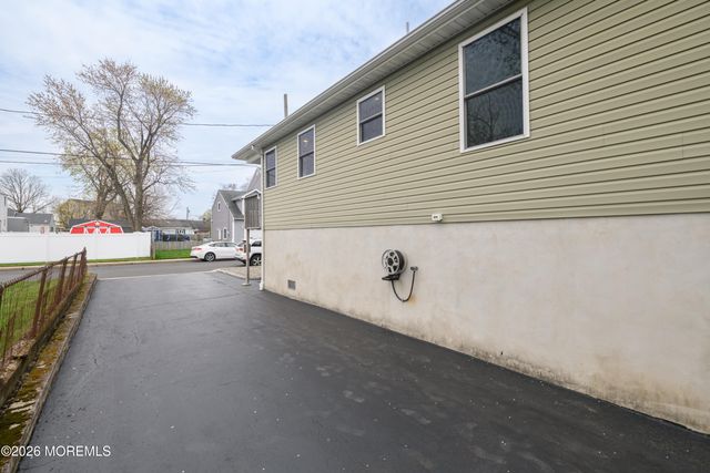 711 Center Street, Union Beach, NJ 07735