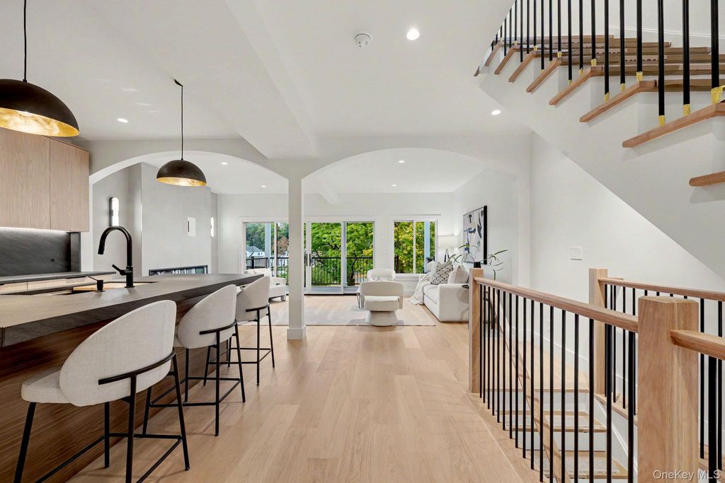 19 Davenport Avenue, Greenwich, CT 06830 — photo 3