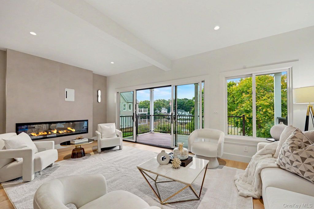 19 Davenport Avenue, Greenwich, CT 06830 — photo 4