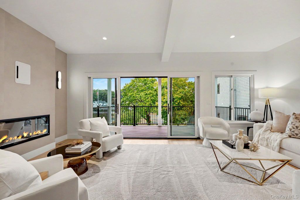 19 Davenport Avenue, Greenwich, CT 06830 — photo 5