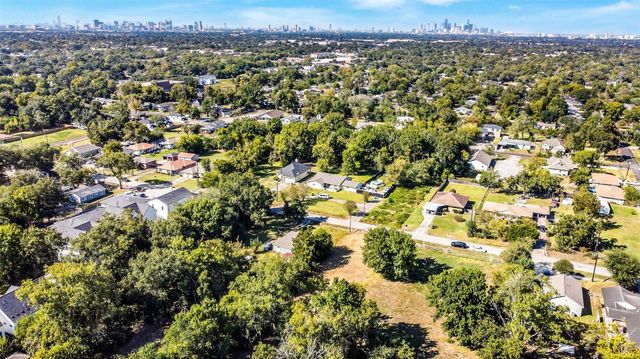 5142 Clover Street, Houston, TX 77033