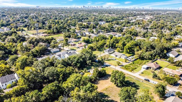 5142 Clover Street, Houston, TX 77033