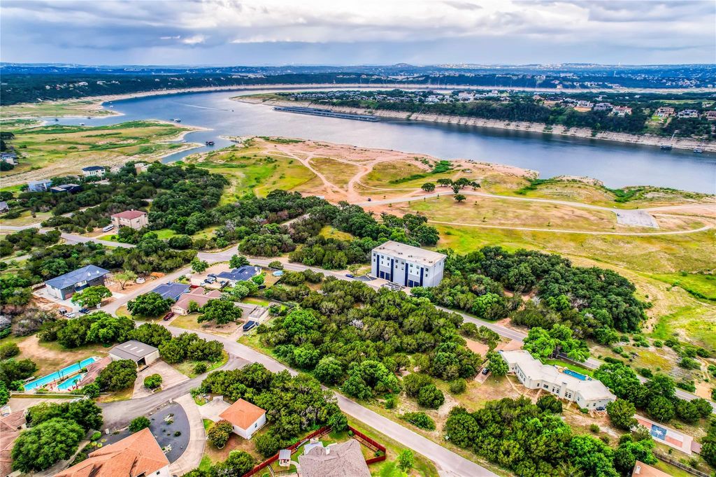 2722 Cody Ave, Lago Vista, TX 78645