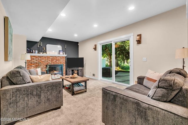 18 Wylie Terrace, Morganville, NJ 07751