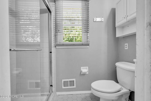18 Wylie Terrace, Morganville, NJ 07751