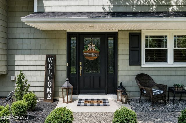18 Wylie Terrace, Morganville, NJ 07751