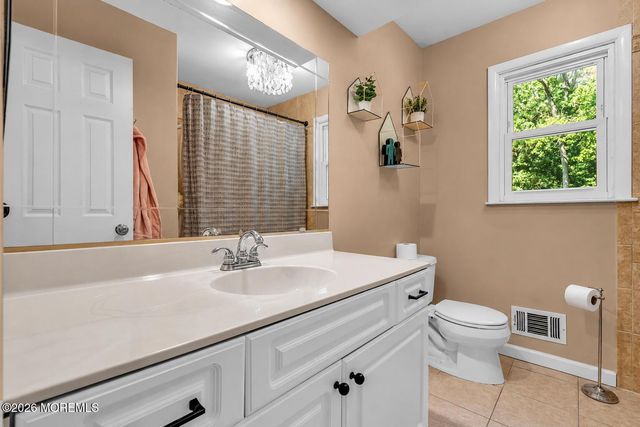18 Wylie Terrace, Morganville, NJ 07751