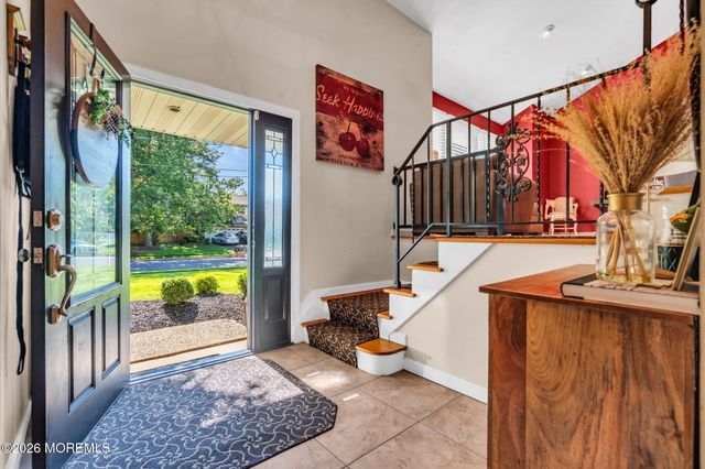 18 Wylie Terrace, Morganville, NJ 07751