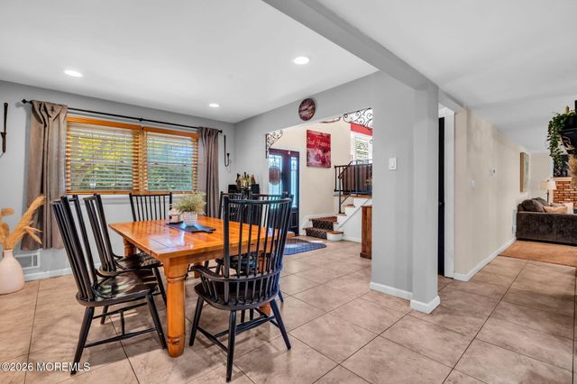 18 Wylie Terrace, Morganville, NJ 07751