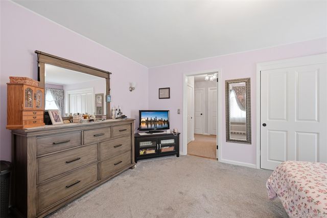 41 Lane Street, Lindenhurst, NY 11757