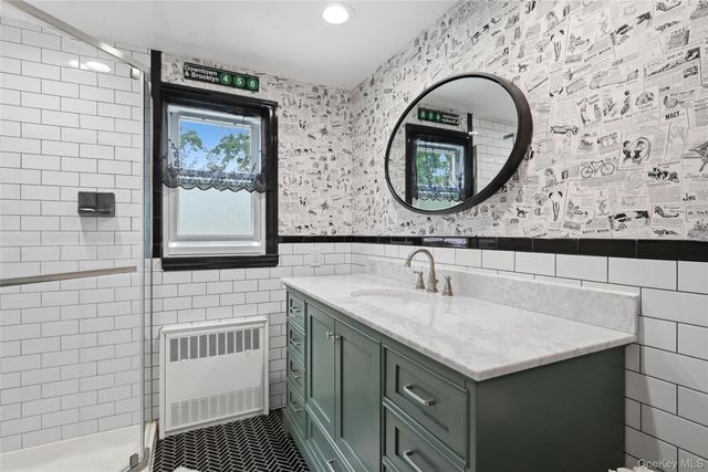 41 Lane Street, Lindenhurst, NY 11757
