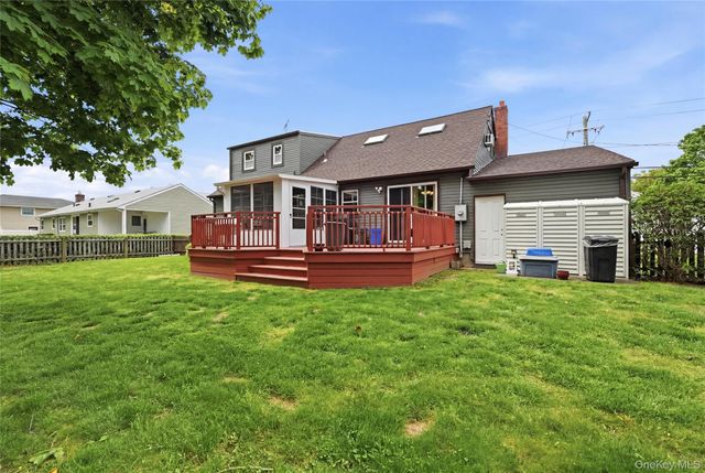 41 Lane Street, Lindenhurst, NY 11757