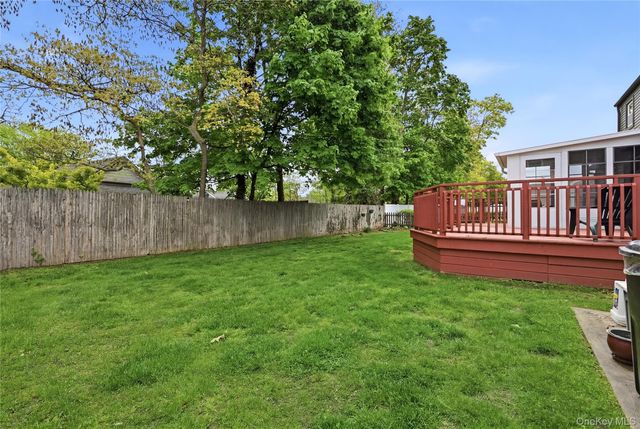 41 Lane Street, Lindenhurst, NY 11757