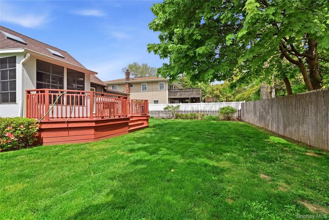 41 Lane Street, Lindenhurst, NY 11757