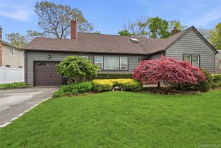 41 Lane Street, Lindenhurst, NY 11757