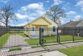 7330 Dallas Street, Houston, TX 77011