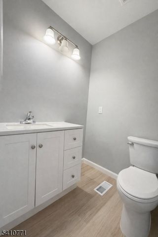 15 Nottingham Way, Franklin Twp., NJ 08873