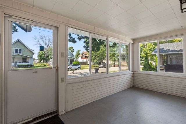 832 Daniels Street NE, Cedar Rapids, IA 52402