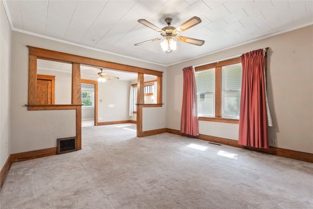 832 Daniels Street NE, Cedar Rapids, IA 52402