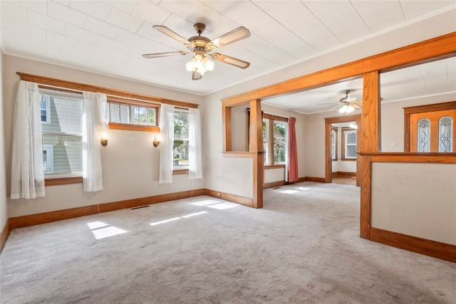 832 Daniels Street NE, Cedar Rapids, IA 52402