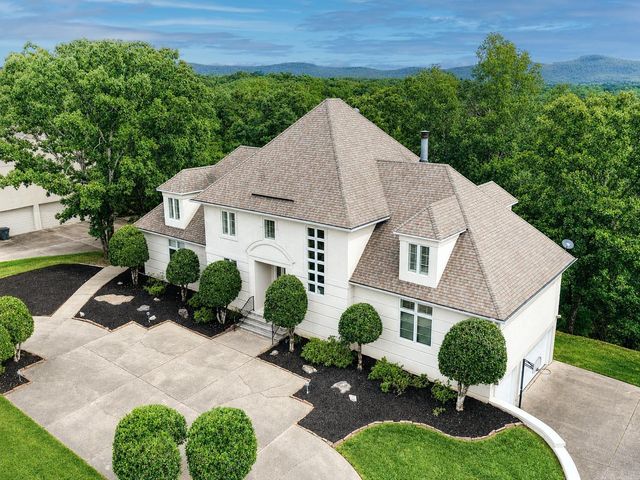 323 Whispering Hills Street, Hot Springs, AR 71901
