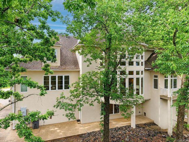 323 Whispering Hills Street, Hot Springs, AR 71901