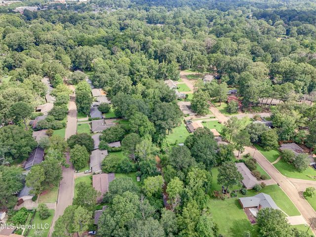 1005 Briarwood Drive, Jackson, MS 39211